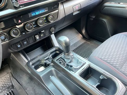 Certified 2023 Toyota Tacoma SR5 w/ Technology Package AWD/4WD image 19