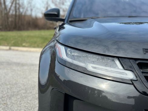 Used 2020 Land Rover Range Rover Evoque SE image 9