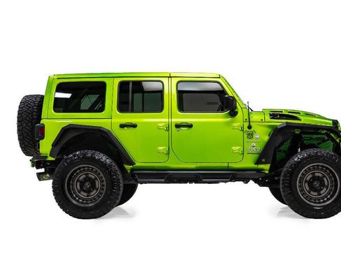 Used 2018 Jeep Wrangler Unlimited Sahara w/ Uconnect 4C Nav & Sound Group AWD/4WD image 5