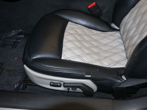 Used 2010 Chevrolet Corvette Grand Sport w/ Preferred Equipment Group RWD image 15