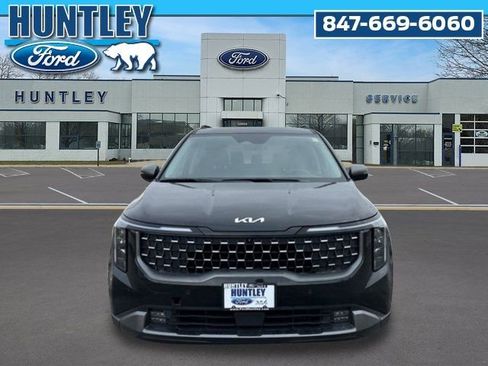 Used 2025 Kia Carnival SX w/ SX Dark Edition Package FWD image 3