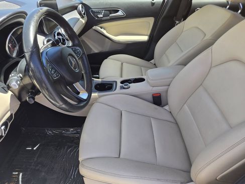 Used 2018 Mercedes-Benz GLA 250 4MATIC image 14