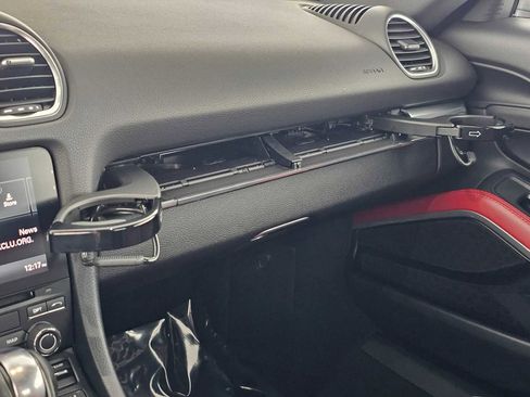 Used 2022 Porsche 718 Cayman w/ Premium Package image 28