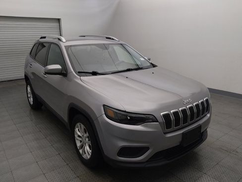 Used 2020 Jeep Cherokee Latitude FWD image 13