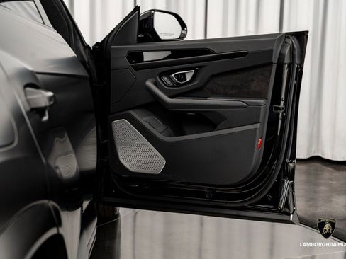 Used 2024 Lamborghini Urus S image 43