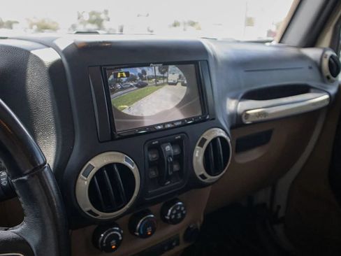 Used 2017 Jeep Wrangler Unlimited Sahara AWD/4WD image 44