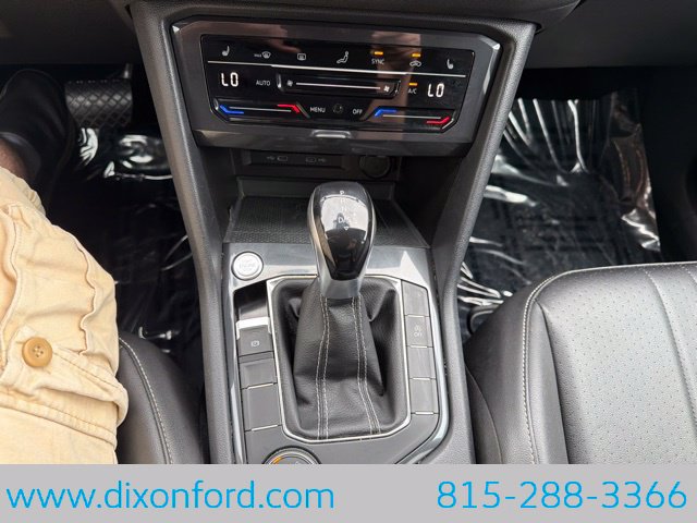 Used 2022 Volkswagen Tiguan SE AWD/4WD image 13