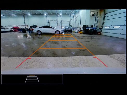 Used 2024 Chevrolet Malibu LT image 18