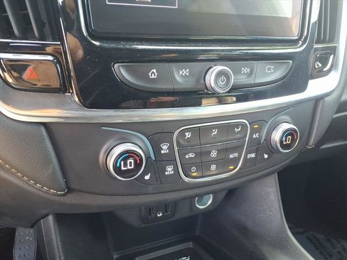 Used 2023 Chevrolet Traverse LT AWD/4WD image 11
