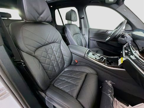 New 2026 BMW X5 xDrive40i w/ Climate Comfort Package image 31