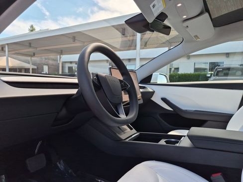 Used 2025 Tesla Model 3 Long Range RWD image 10