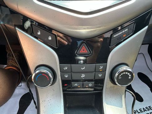 Used 2014 Chevrolet Cruze LT FWD image 24