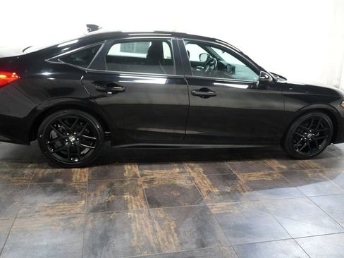 Used 2023 Honda Civic Sport image 3