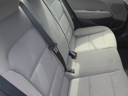 Used 2020 Hyundai Elantra SE FWD image 26