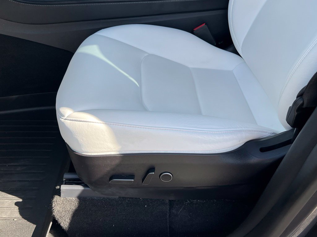 Used 2022 Tesla Model Y Performance AWD/4WD image 26