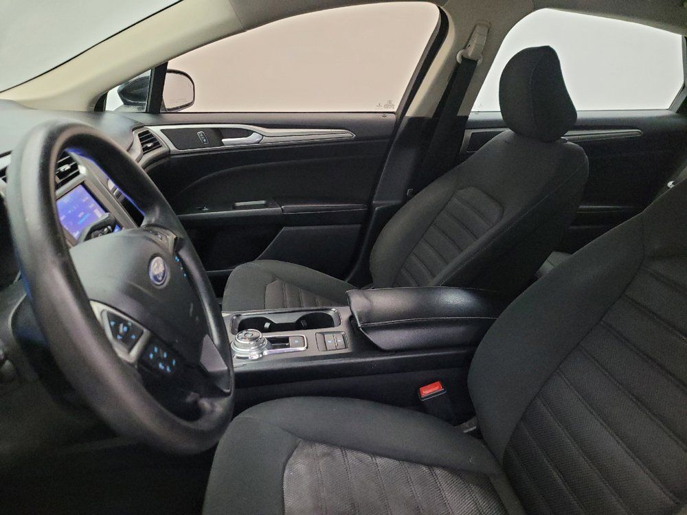 Used 2020 Ford Fusion SE FWD image 17