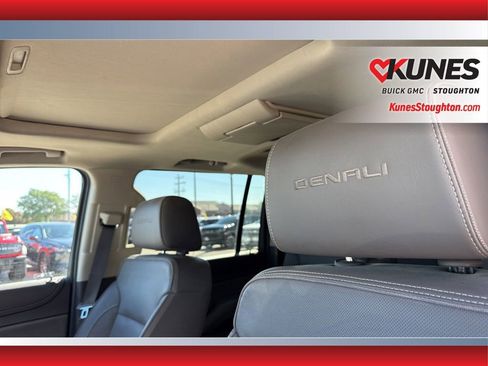 Used 2017 GMC Yukon XL Denali w/ Open Road Package image 25