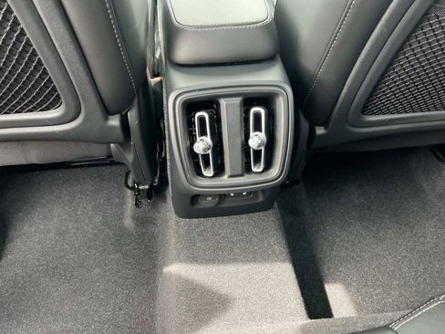 Used 2023 Volvo XC40 B5 Plus w/ Protection Package Premier image 17