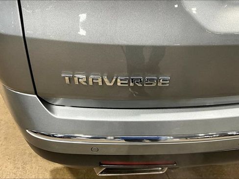 Used 2023 Chevrolet Traverse Premier FWD image 23