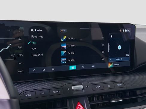 Used 2025 Kia K4 GT-Line w/ GT-Line Premium Package image 17