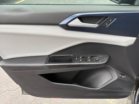 Used 2022 Volkswagen Taos SE image 23