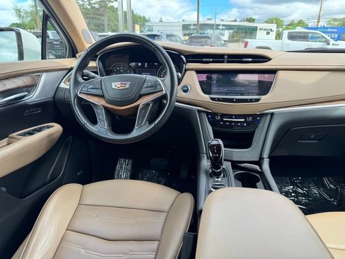 Used 2021 Cadillac XT5 Premium Luxury w/ Platinum Package AWD/4WD image 13
