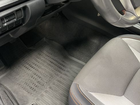 Used 2021 Subaru Crosstrek 2.0i Premium image 18