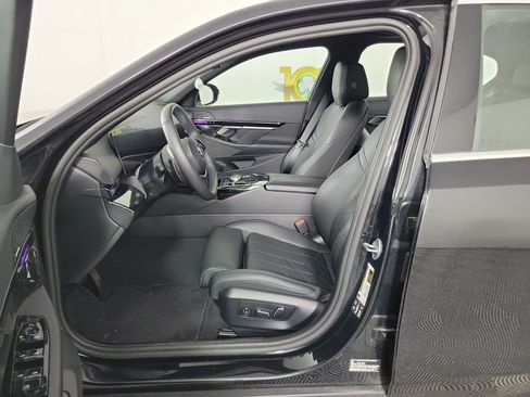 Certified 2026 BMW 530i xDrive AWD/4WD image 5