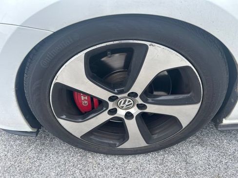 Used 2017 Volkswagen GTI SE FWD image 11