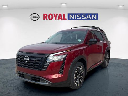 New 2026 Nissan Pathfinder Platinum w/ Cargo Package image 3