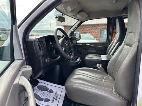 Used 2013 Chevrolet Express 2500 image 16