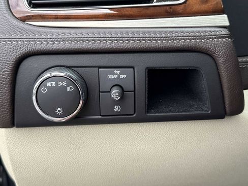 Used 2010 Cadillac Escalade ESV Platinum image 16