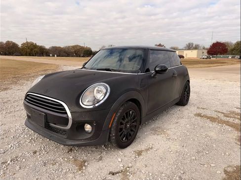 Used 2019 MINI Cooper 2-Door Hardtop image 1