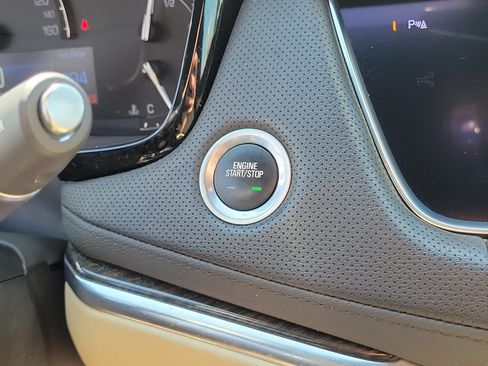 Used 2019 Cadillac XT5 Premium Luxury FWD image 32