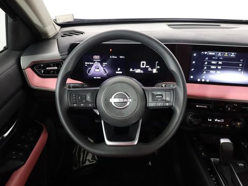 Used 2026 Nissan Kicks SV FWD image 7
