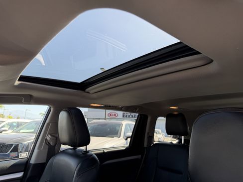Used 2018 Toyota Highlander FWD V6 image 18