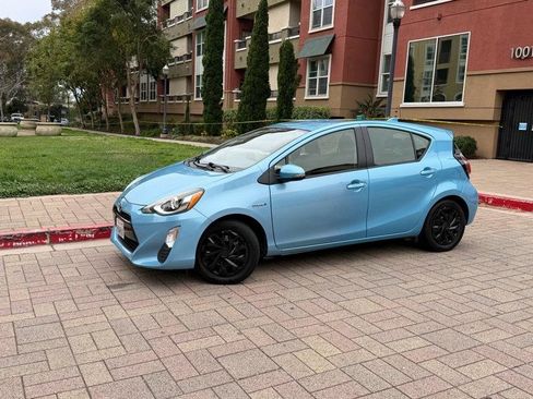 Used 2016 Toyota Prius C Two FWD image 3
