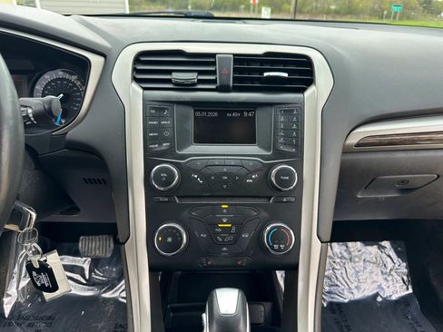 Used 2013 Ford Fusion SE FWD image 18