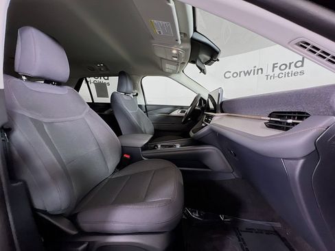 New 2026 Ford Explorer Active AWD/4WD image 18