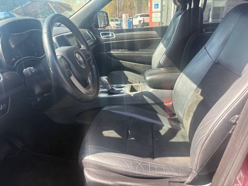 Used 2018 Jeep Grand Cherokee Altitude image 11