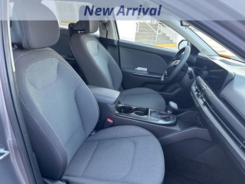 Used 2025 Kia K4 LXS image 4