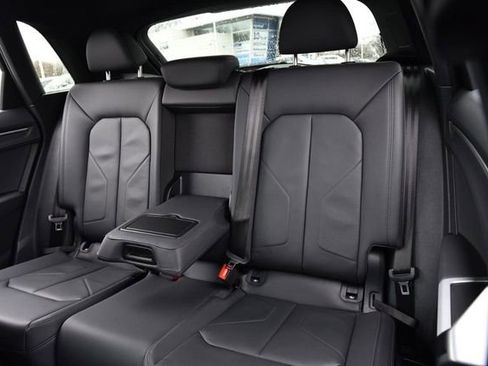 Used 2023 Audi Q3 2.0T Premium w/ Convenience Package image 21