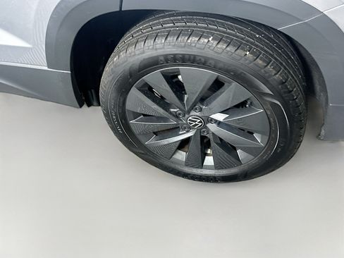 Used 2024 Volkswagen Taos S FWD image 11