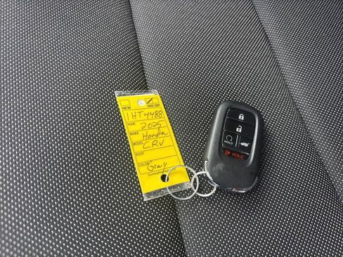 Used 2025 Honda CR-V LX image 27