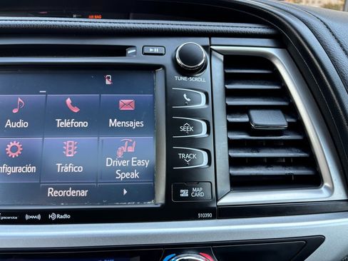 Used 2019 Toyota Highlander AWD V6 image 26