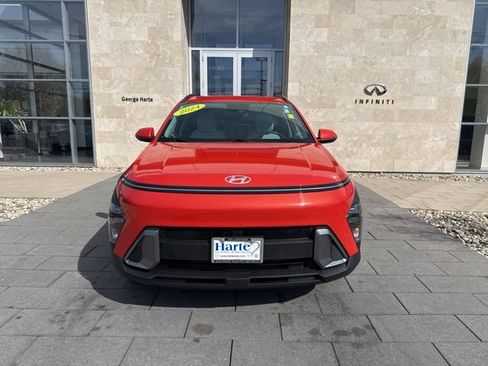 Used 2024 Hyundai Kona SEL AWD/4WD image 2
