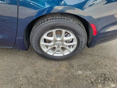 Used 2025 Chrysler Pacifica Select FWD image 8
