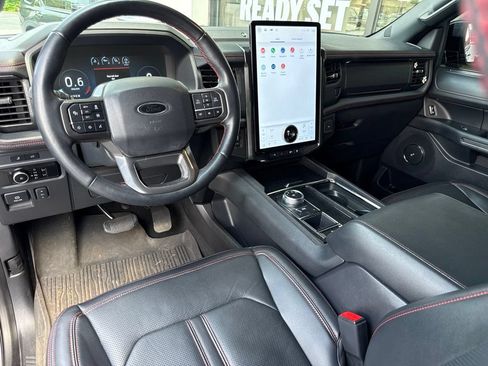 Used 2024 Ford Expedition Limited RWD image 23