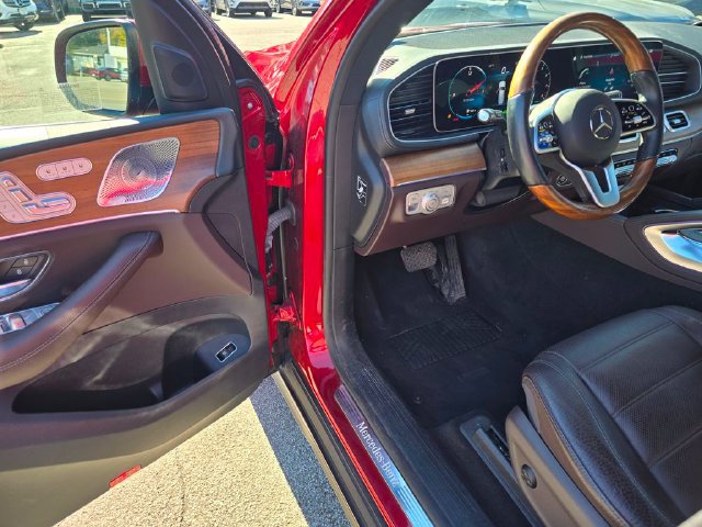 Used 2021 Mercedes-Benz GLS 450 4MATIC image 12