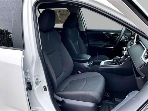 Used 2025 Toyota RAV4 LE AWD/4WD image 7